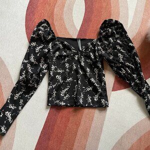 Black Fitted Blouse Top with Puffy Shoulder